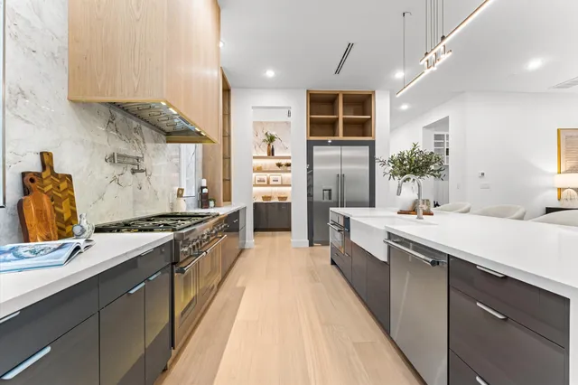 $1,899,000 | 508 Willard Street, Houston, TX 77006