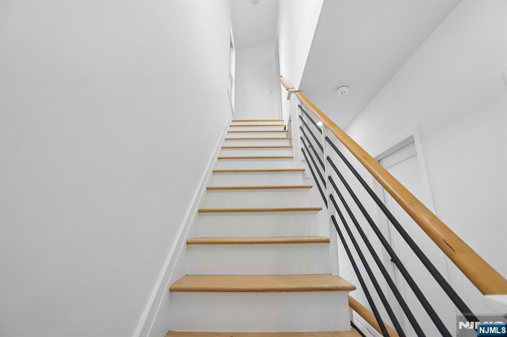 15 Wheeler Street, Unit B Montclair, NJ 07042 - Photo 9 of 17