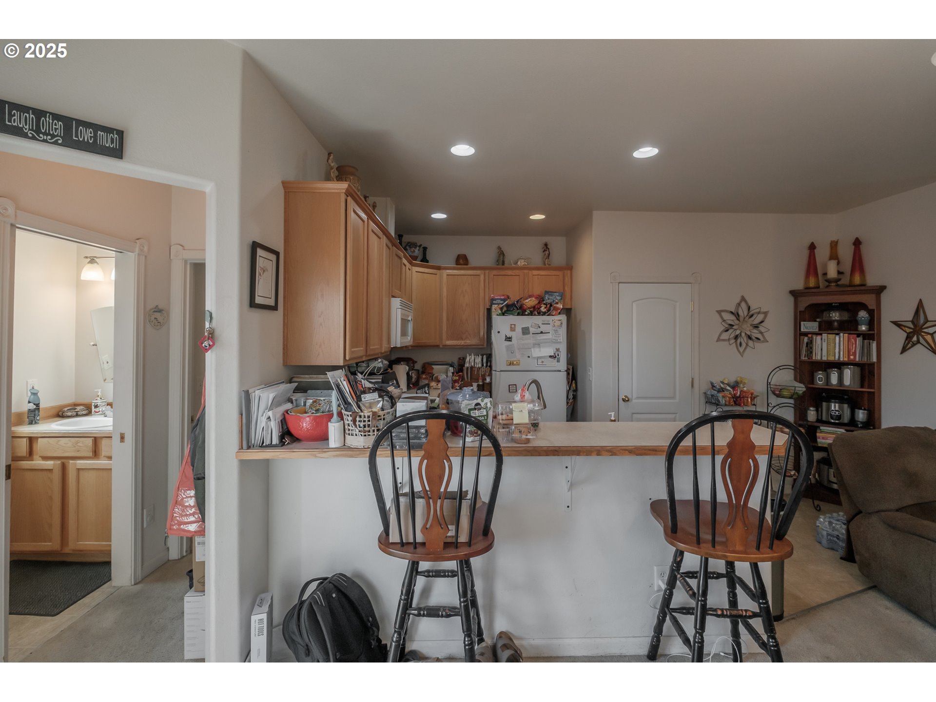 1036 9th Street Florence, OR 97439 - Photo 13 of 47 a view of a dining room with furniture