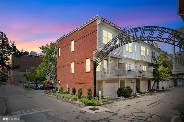 $1,066,390 | 1215 V Street Northwest, Washington, DC 20009