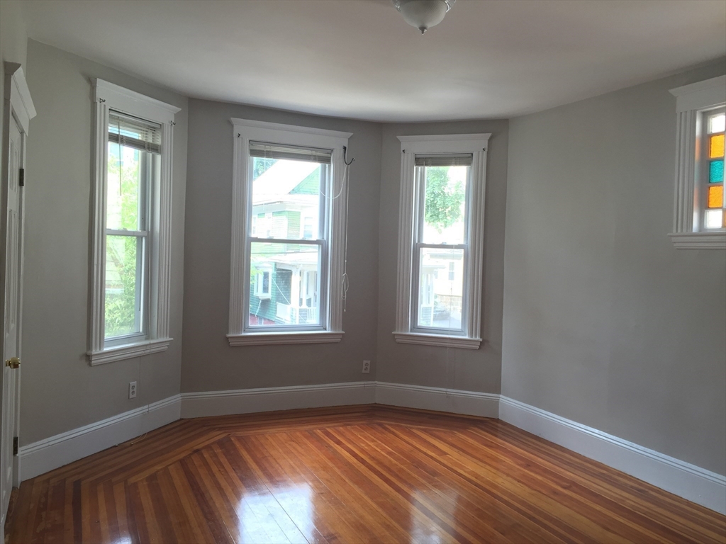 17 Usher Road, Unit 2 Medford, MA 02155 - Photo 4 of 17