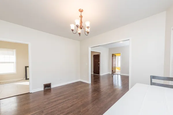 $1,600 | 515 2nd Street, Unit 2, Waukegan, IL 60085