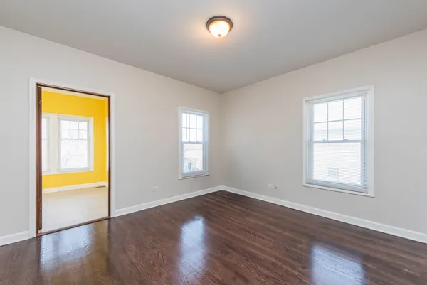 $1,600 | 515 2nd Street, Unit 2, Waukegan, IL 60085