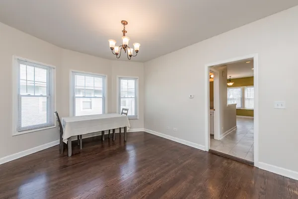 $1,600 | 515 2nd Street, Unit 2, Waukegan, IL 60085