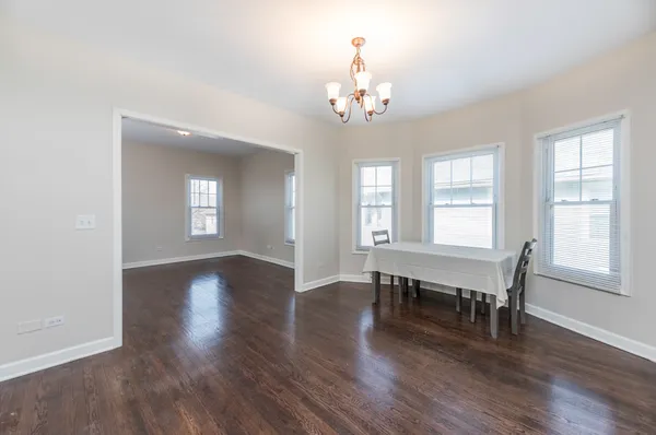 $1,600 | 515 2nd Street, Unit 2, Waukegan, IL 60085