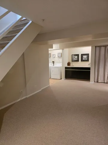 $2,000 | 913 Casey Court, Unit 1, Schaumburg, IL 60173