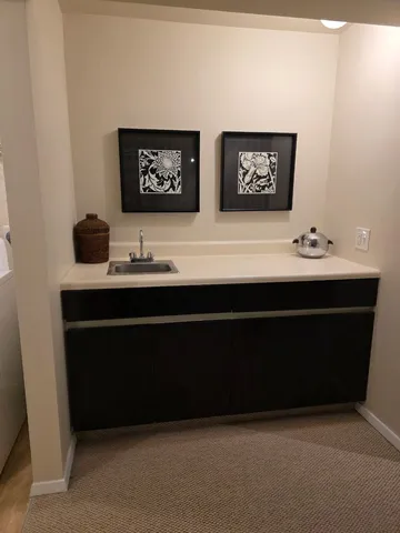 $2,000 | 913 Casey Court, Unit 1, Schaumburg, IL 60173