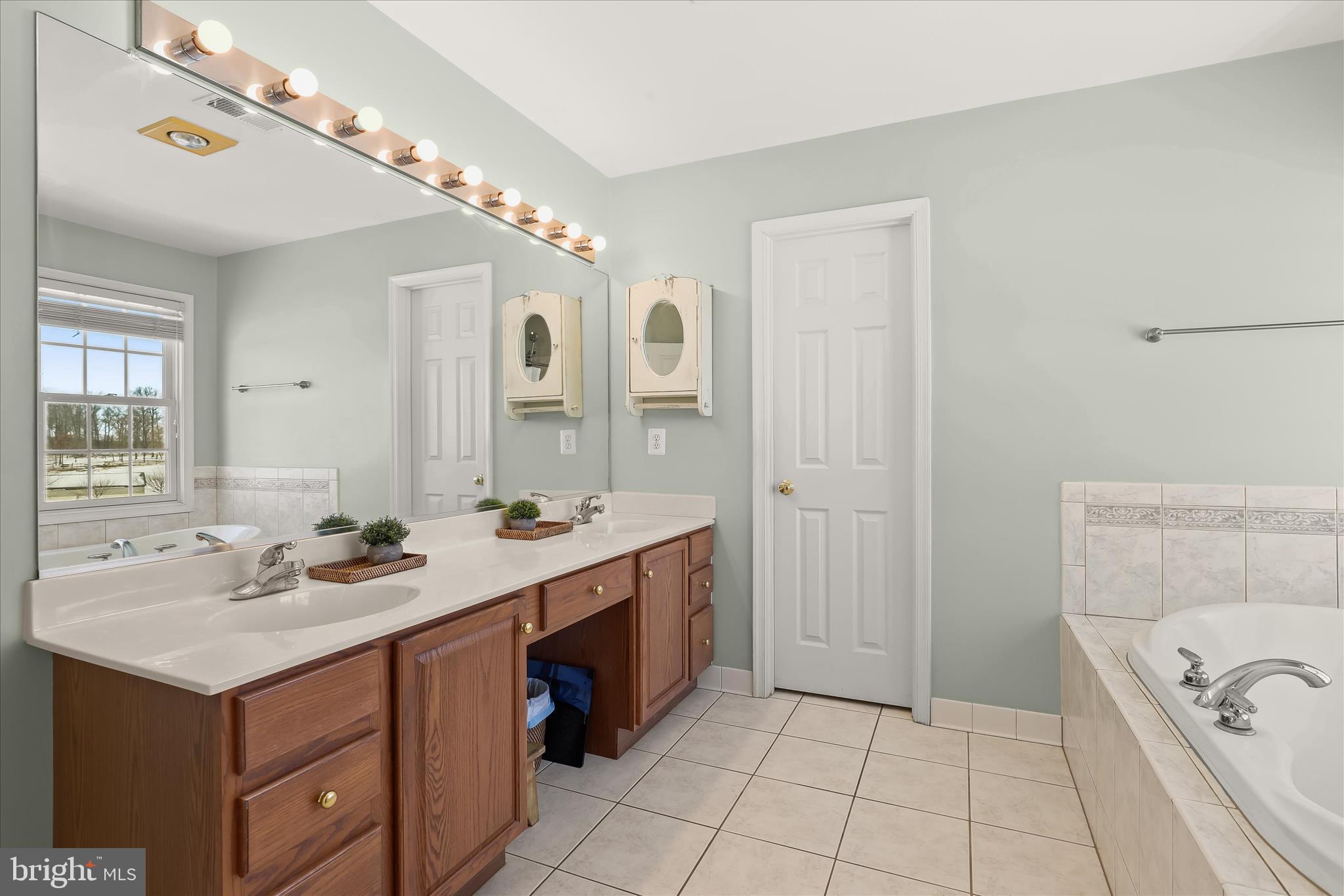 685 West Watersville Road Mount Airy, MD 21771 - Photo 38 of 75 Luxury primary bathroom
