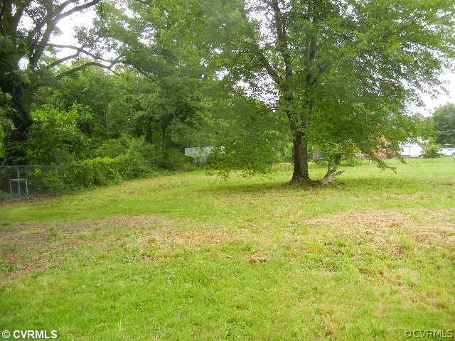 1643 Hopkins Road Richmond, VA 23224 - Photo 13 of 15 Exterior Front - Large back yard