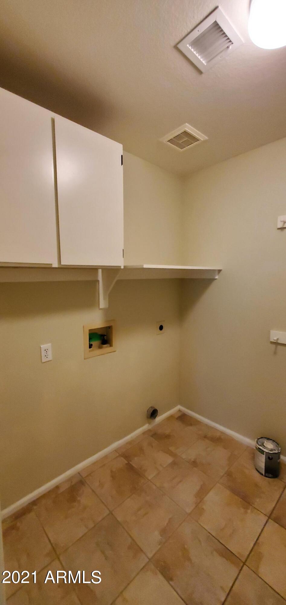 3116 East Escuda Road Phoenix, AZ 85050 - Photo 11 of 25 Laundry room