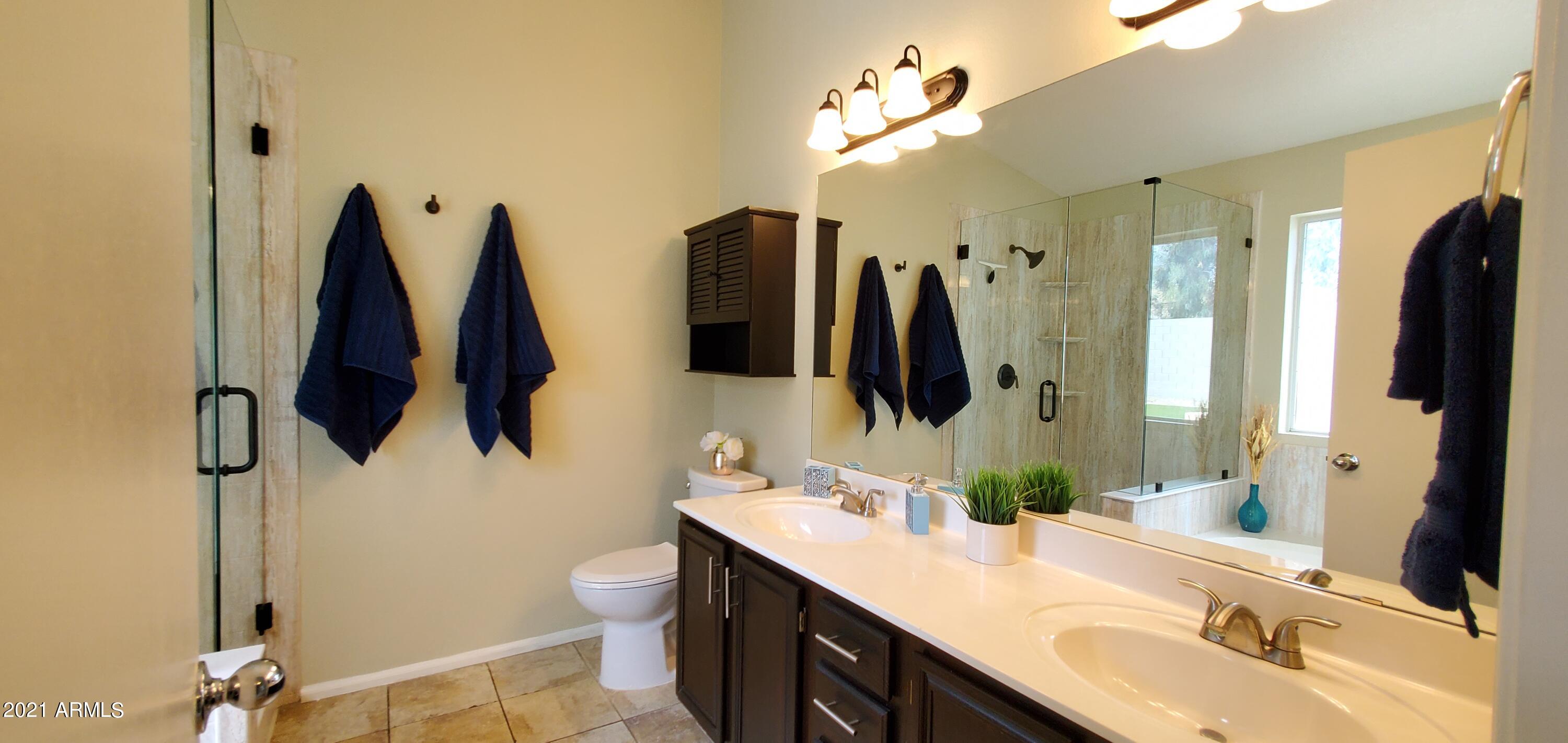 3116 East Escuda Road Phoenix, AZ 85050 - Photo 14 of 25 Master bathroom