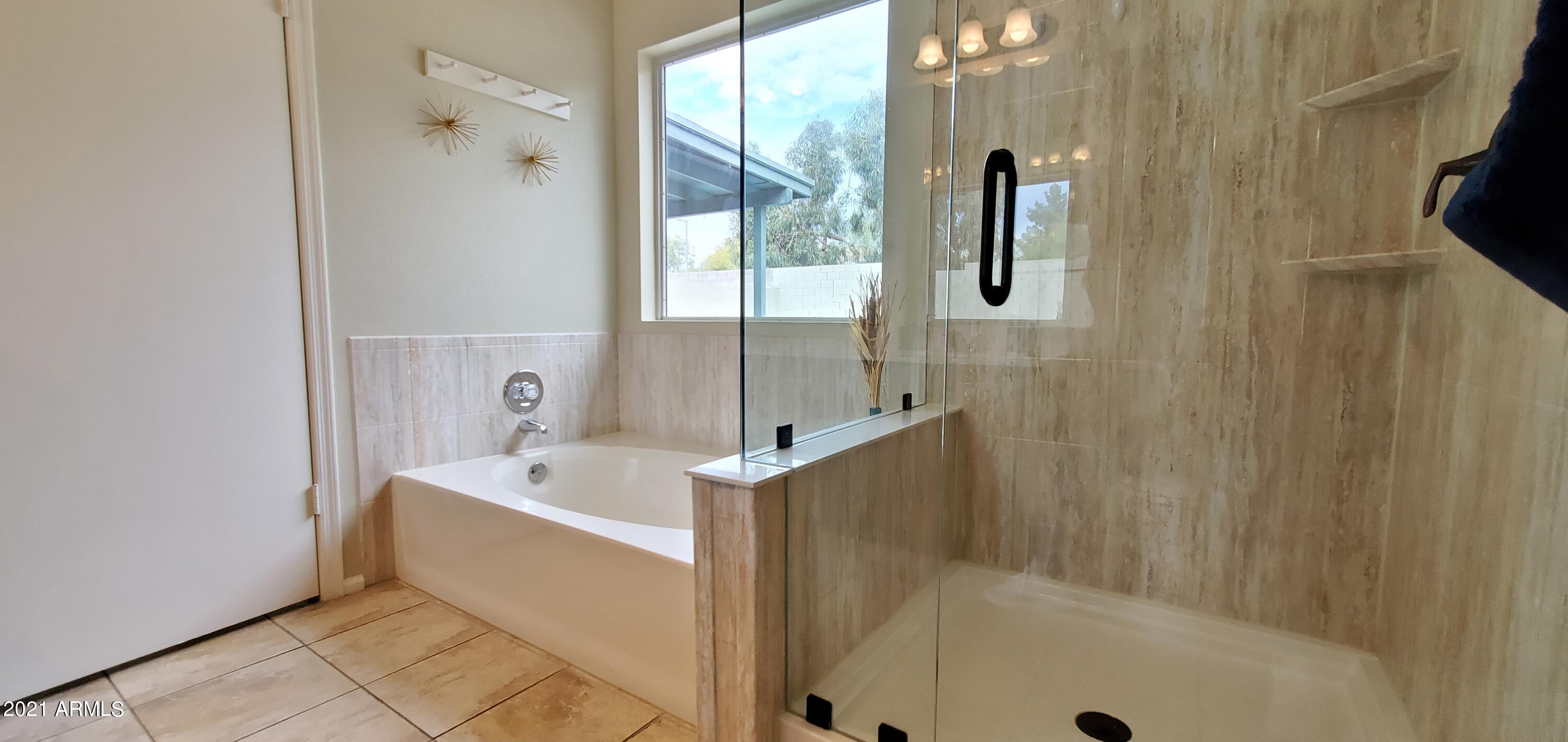 3116 East Escuda Road Phoenix, AZ 85050 - Photo 15 of 25 Master bathroom