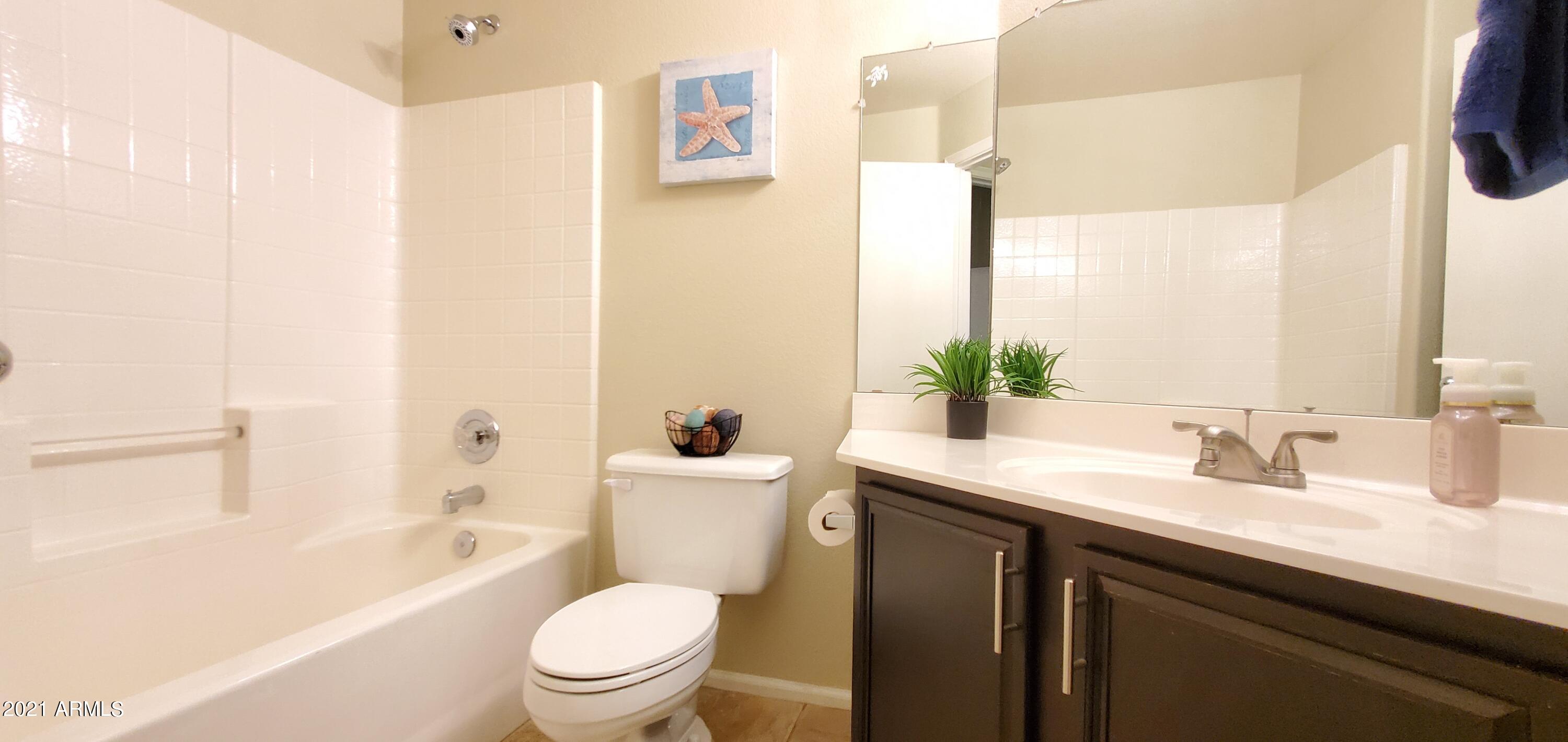 3116 East Escuda Road Phoenix, AZ 85050 - Photo 19 of 25 Hall bathroom