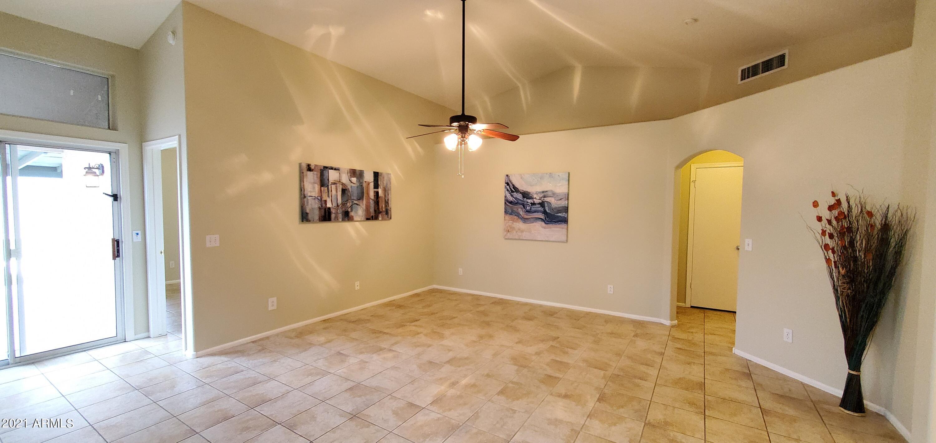 3116 East Escuda Road Phoenix, AZ 85050 - Photo 3 of 25 Living room