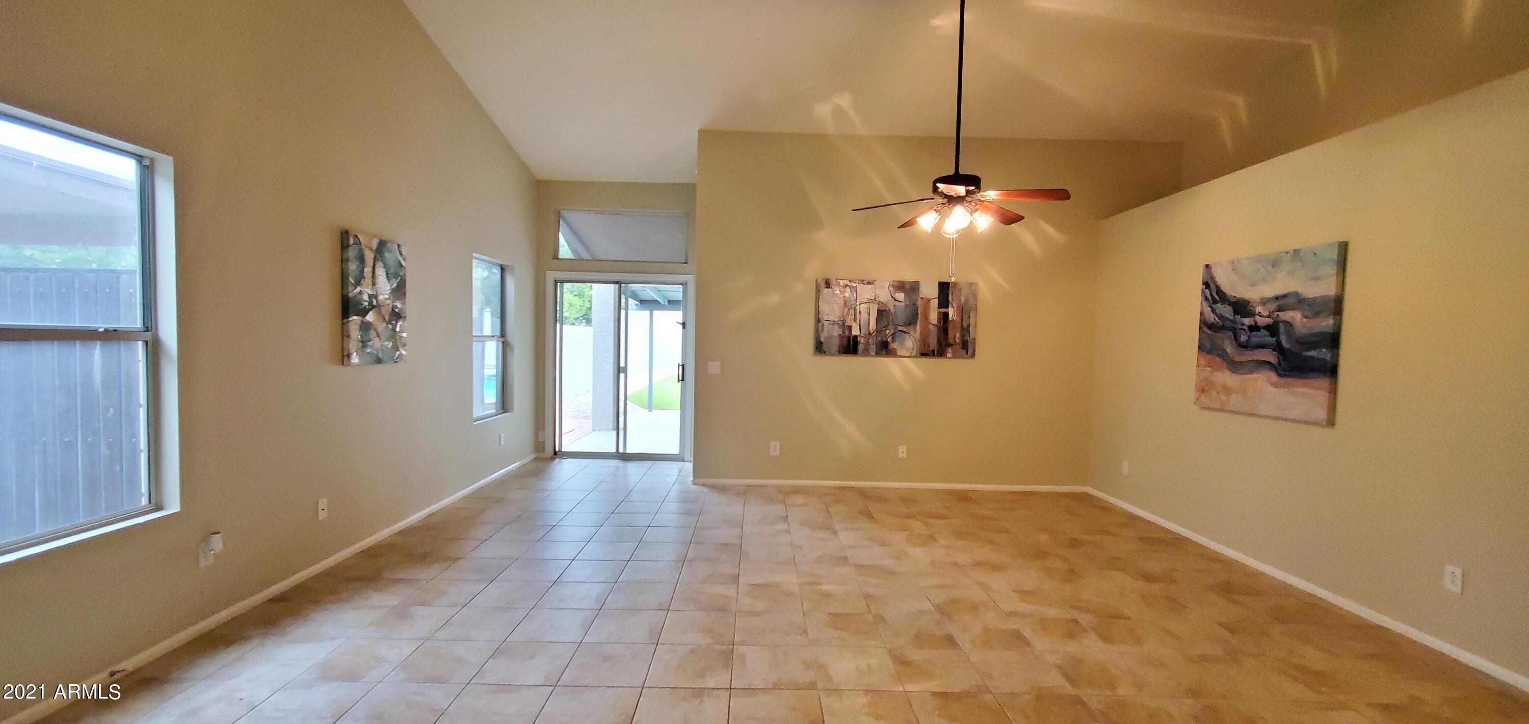 3116 East Escuda Road Phoenix, AZ 85050 - Photo 4 of 25 Living room