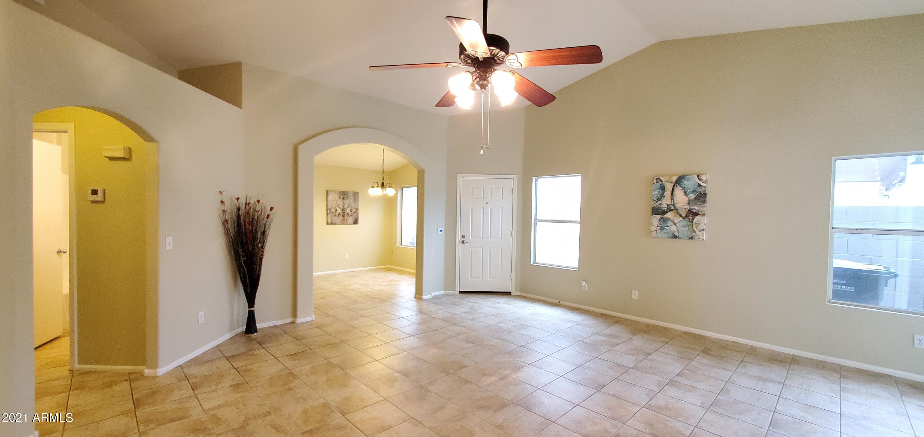 3116 East Escuda Road Phoenix, AZ 85050 - Photo 5 of 25 Living room