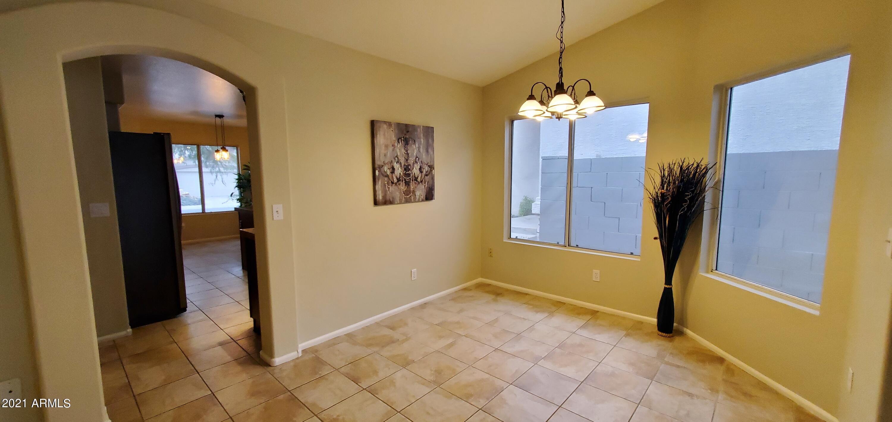 3116 East Escuda Road Phoenix, AZ 85050 - Photo 6 of 25 Dining room