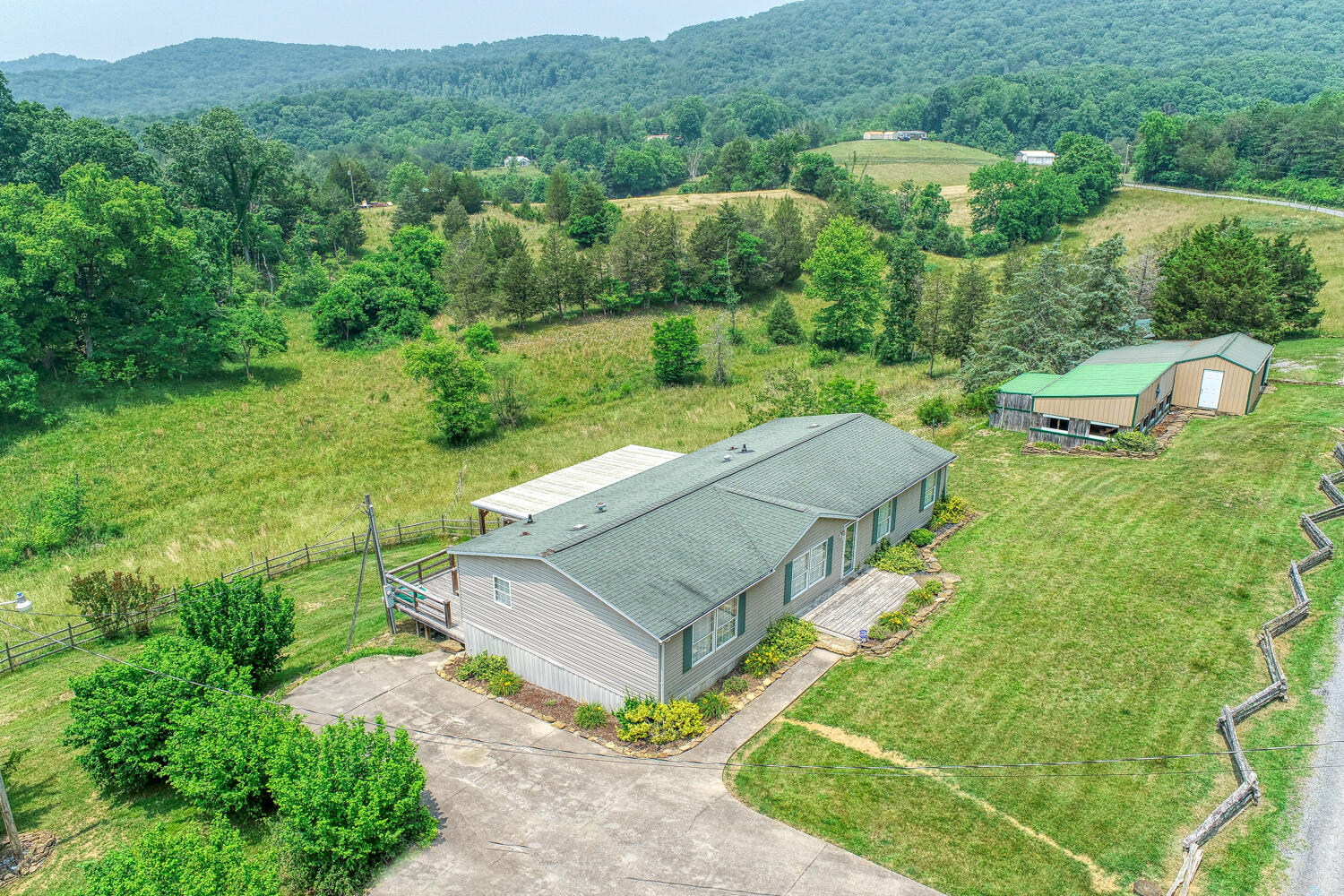 307 Manis Road Rogersville, TN 37857 - Photo 5 of 104 Juhl. 307 Manis Rd. Rog MLSa (5 of 39)