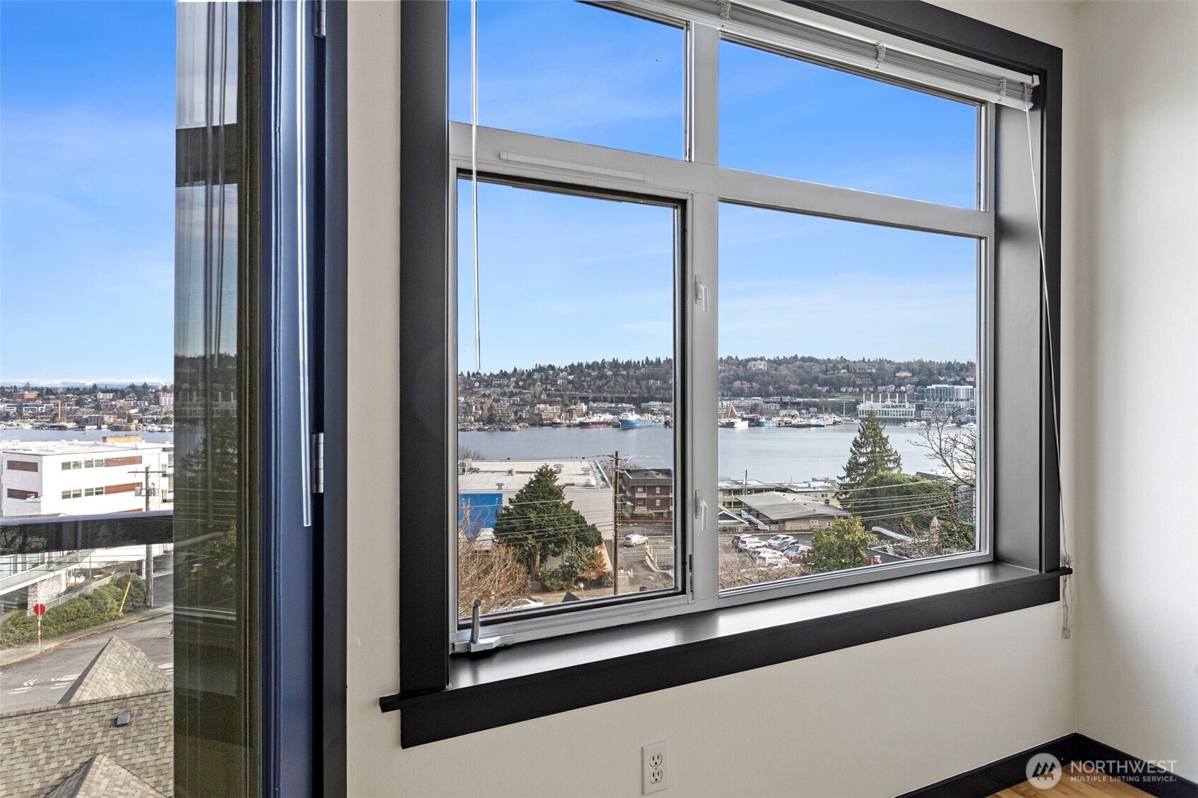 655 Crockett Street, Unit B207 Seattle, WA 98109 - Photo 6 of 27
