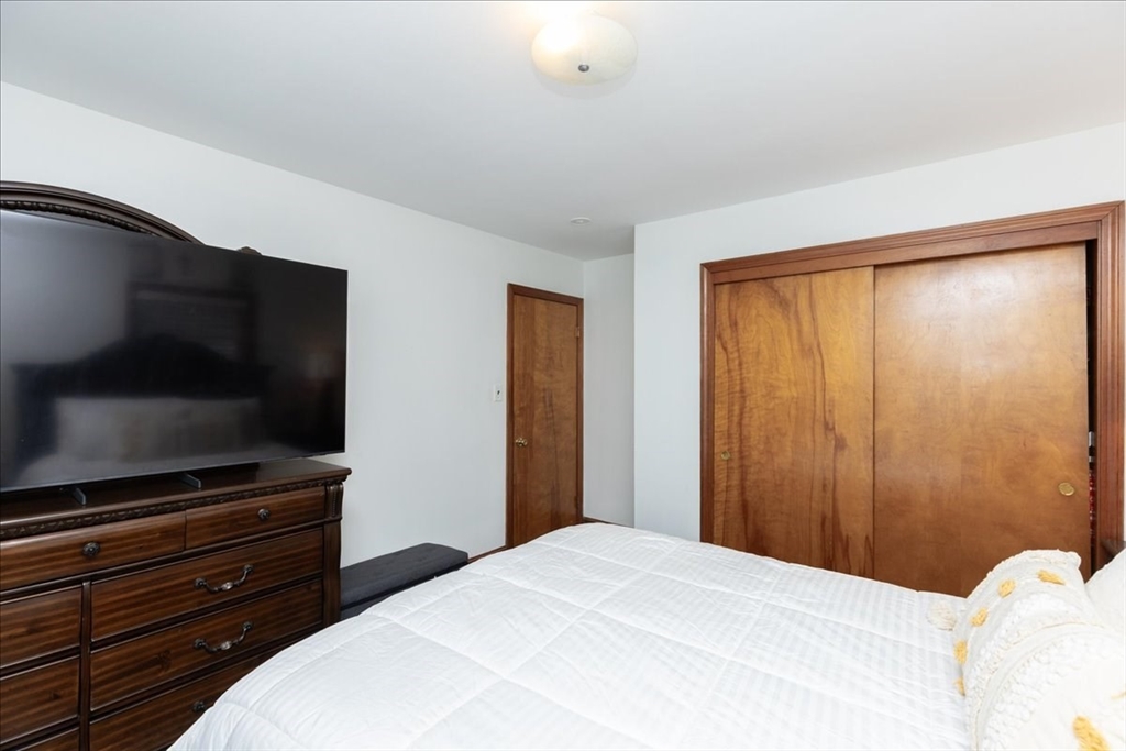 5 Meriline Avenue Methuen, MA 01844 - Photo 10 of 28
