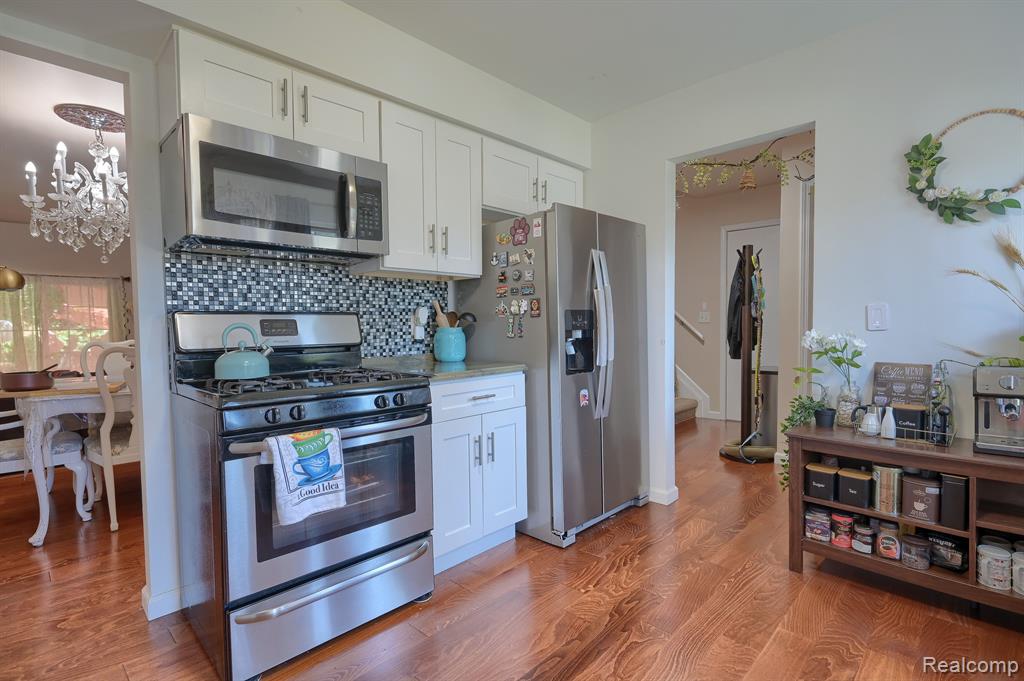 1370 Crescent Lane Rochester Hills, MI 48306 - Photo 9 of 25