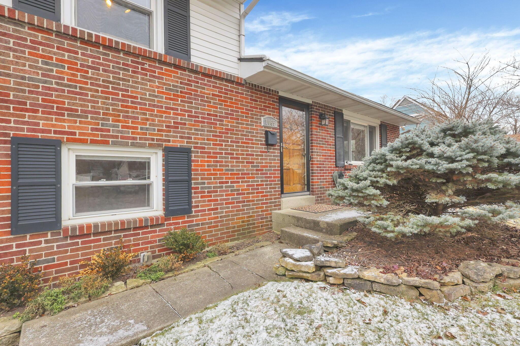 1065 Bernard Road Columbus, OH 43221 - Photo 4 of 58 Entrance