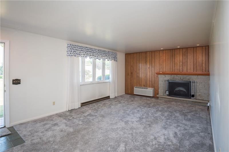 218 South Eberhart Road Butler, PA 16001 - Photo 2 of 20