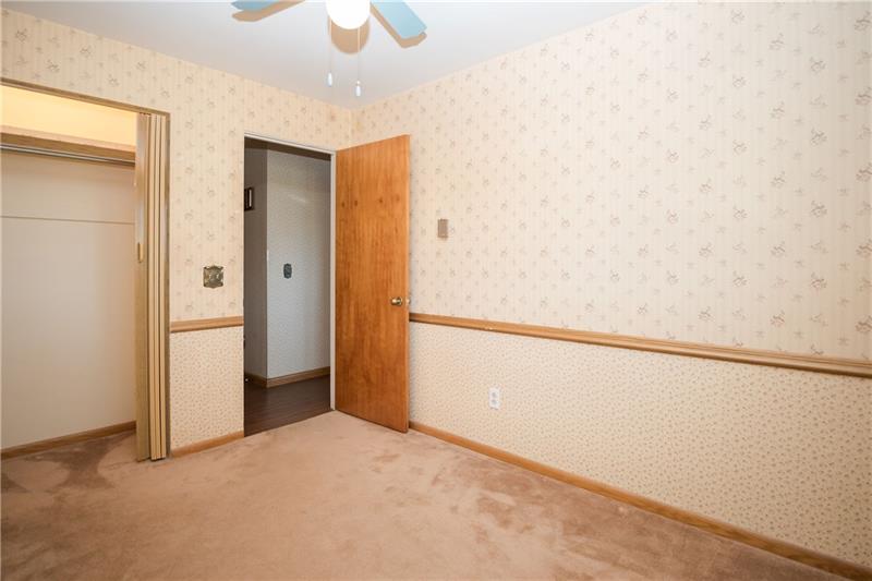 218 South Eberhart Road Butler, PA 16001 - Photo 12 of 20