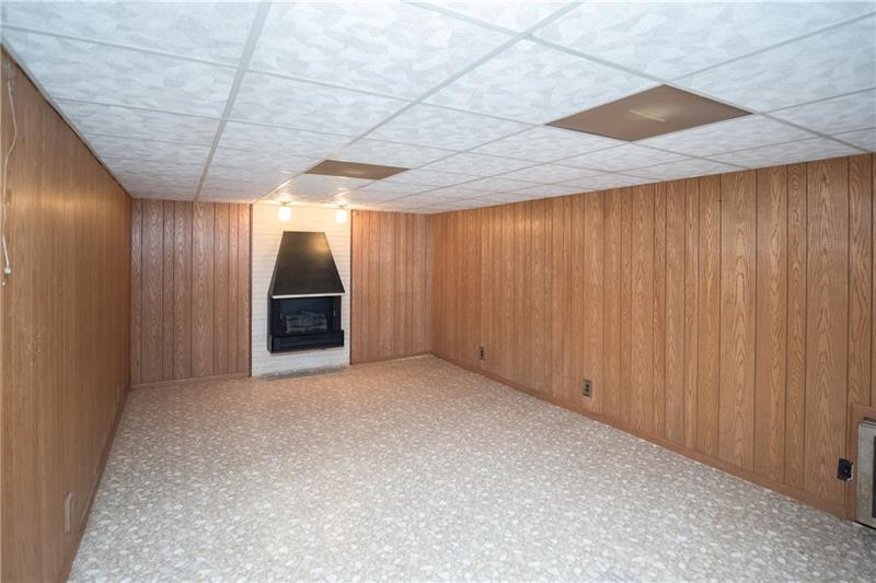 218 South Eberhart Road Butler, PA 16001 - Photo 16 of 20