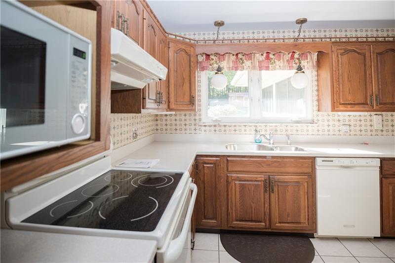 218 South Eberhart Road Butler, PA 16001 - Photo 4 of 20