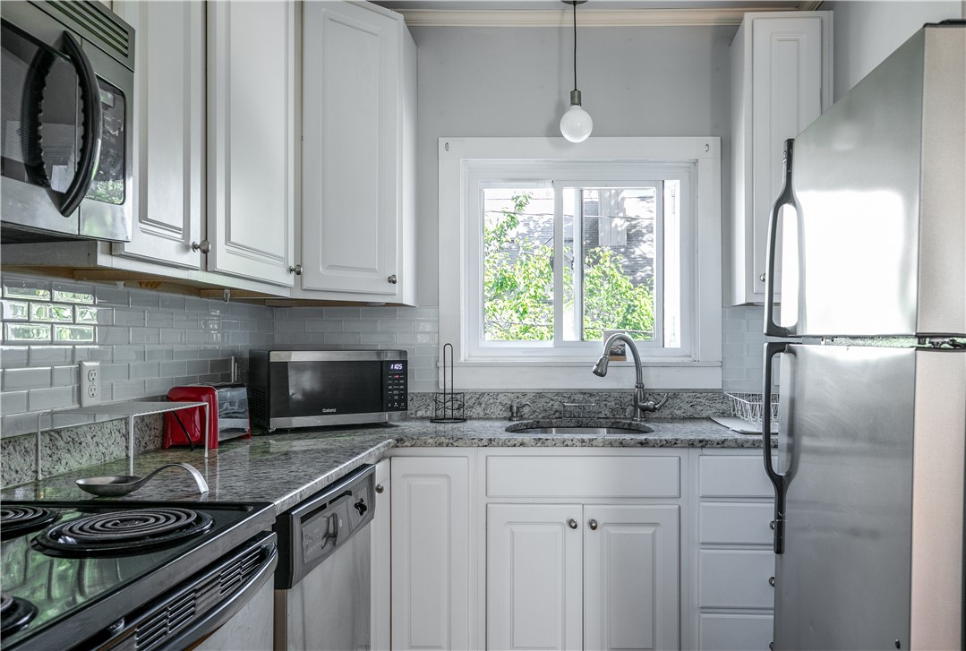 427 Spring Street, Unit 2 Newport, RI 02840 - Photo 13 of 19