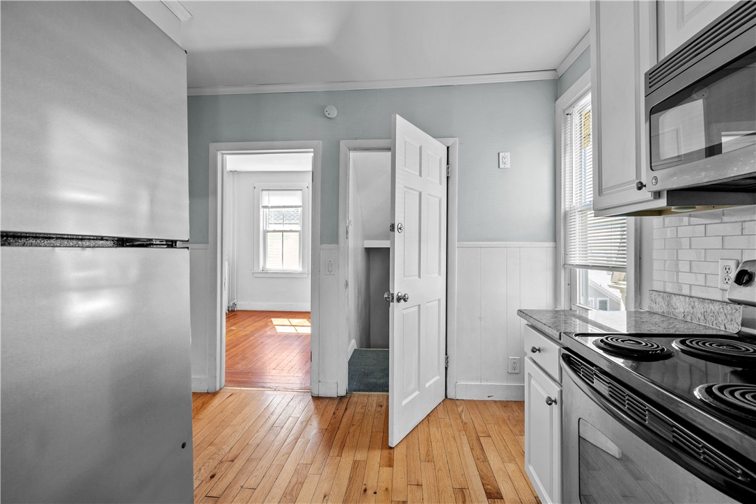 427 Spring Street, Unit 2 Newport, RI 02840 - Photo 15 of 19