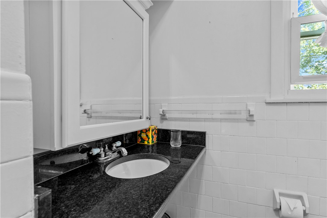 427 Spring Street, Unit 2 Newport, RI 02840 - Photo 17 of 19