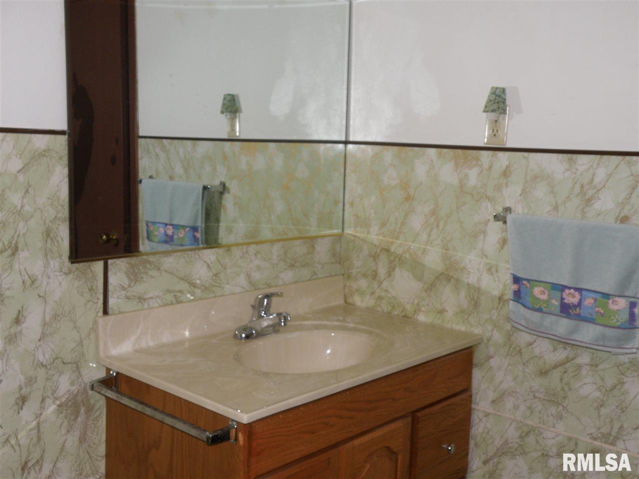 11708 Turkey Hollow Road Taylor Ridge, IL 61284 - Photo 11 of 14 Gallery Image 11