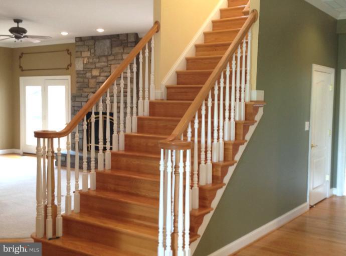3506 Cedars Stable Road Davidsonville, MD 21035 - Photo 3 of 30 Staircase