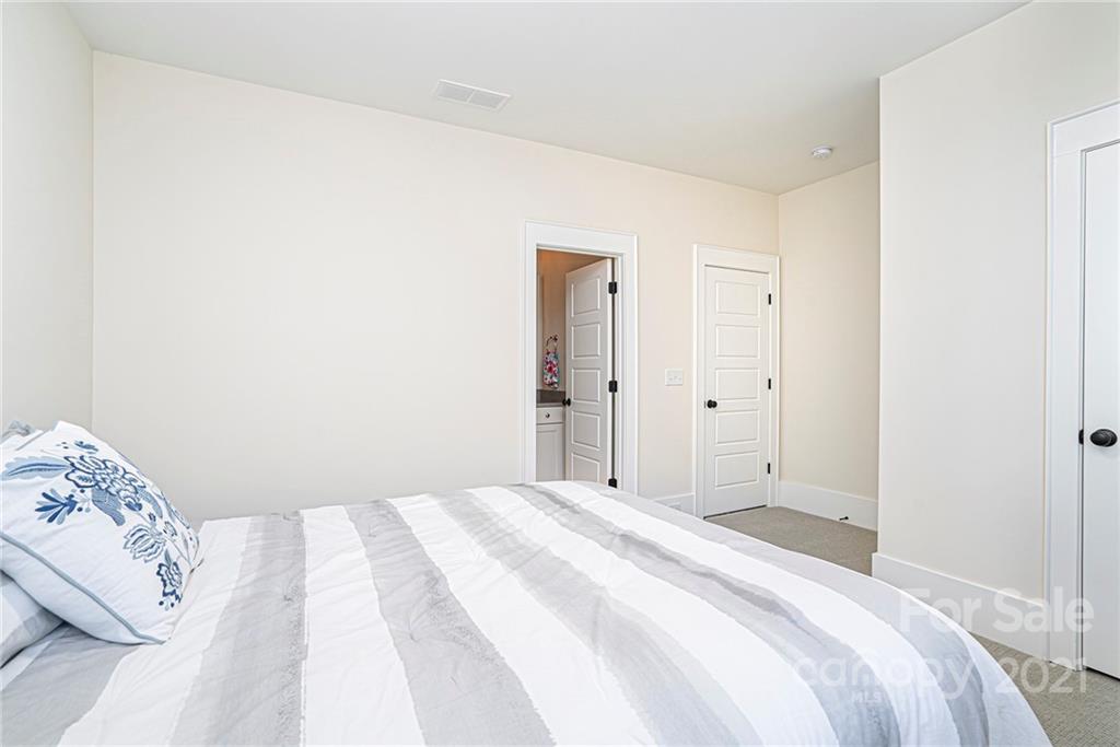 5621 Closeburn Road, Unit B Charlotte, NC 28210 - Photo 31 of 42 Gallery Image 31