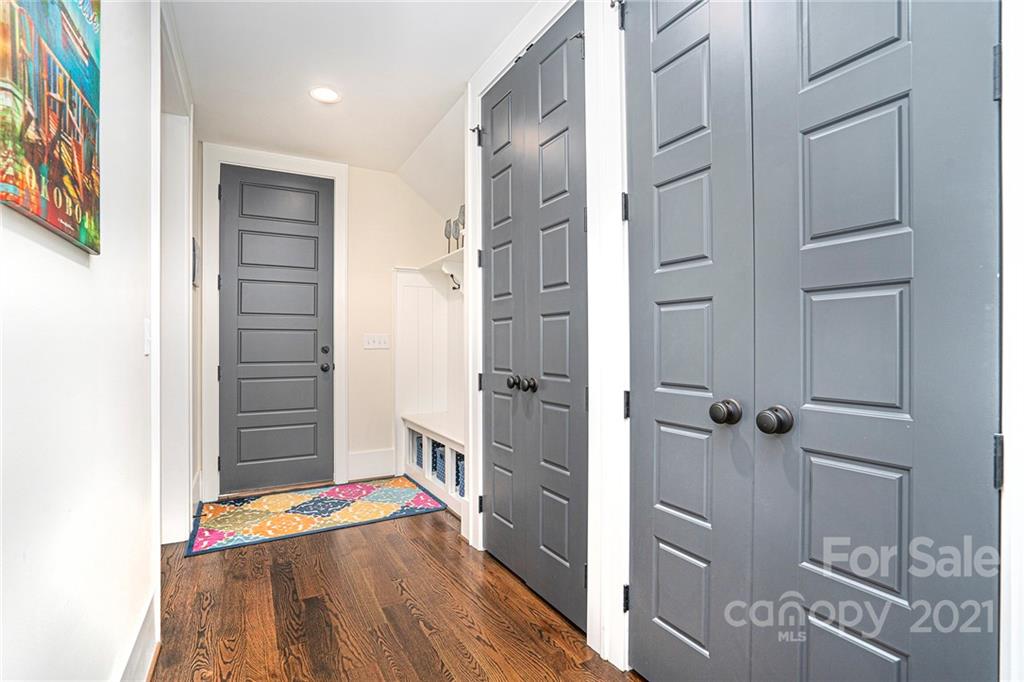 5621 Closeburn Road, Unit B Charlotte, NC 28210 - Photo 5 of 42 Gallery Image 5