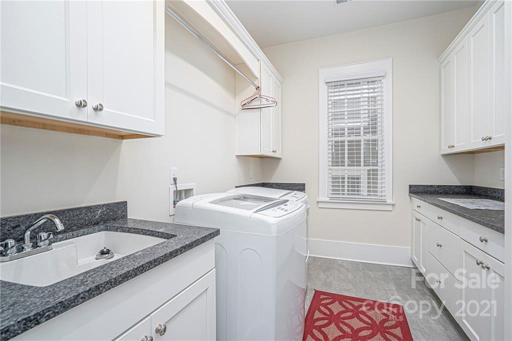 5621 Closeburn Road, Unit B Charlotte, NC 28210 - Photo 6 of 42 Gallery Image 6