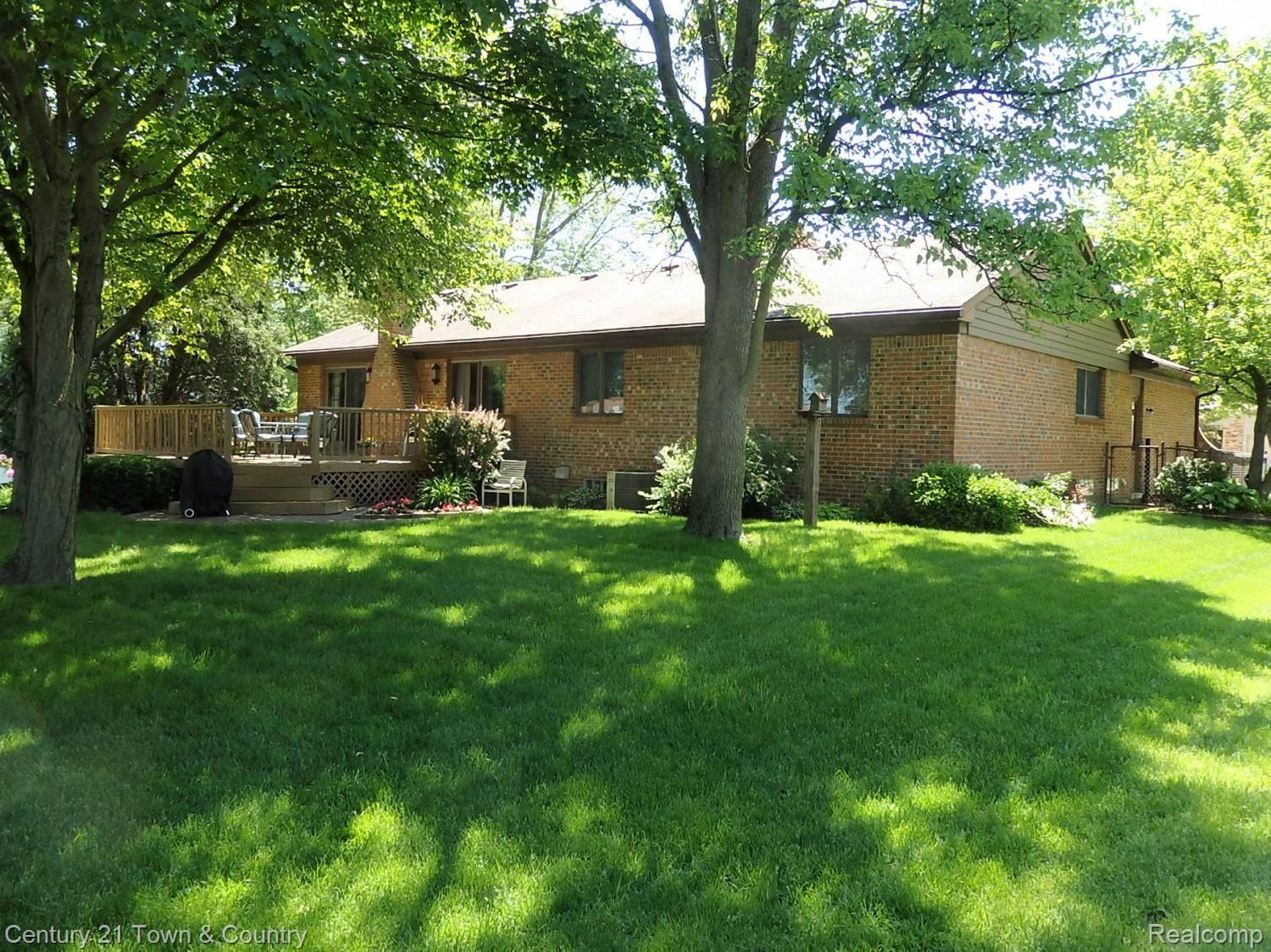 242 Poco Court Rochester, MI 48307 - Photo 8 of 45 Brick on all four sides