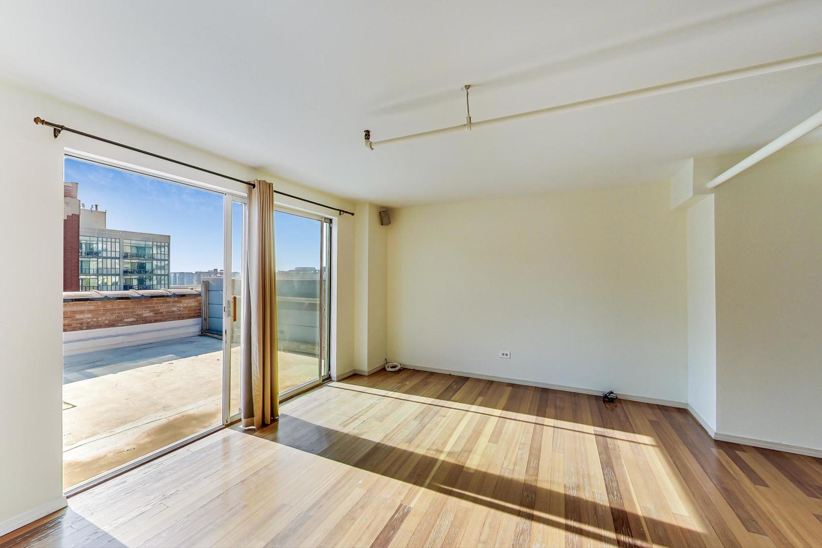 331 South Peoria Street, Unit 502 Chicago, IL 60607 - Photo 22 of 32 a view of an empty room