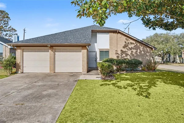 $1,950 | 319 Richvale Lane, Houston, TX 77598