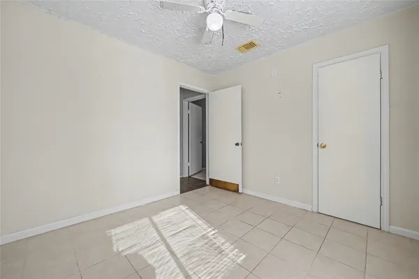 $1,950 | 319 Richvale Lane, Houston, TX 77598