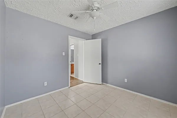 $1,950 | 319 Richvale Lane, Houston, TX 77598