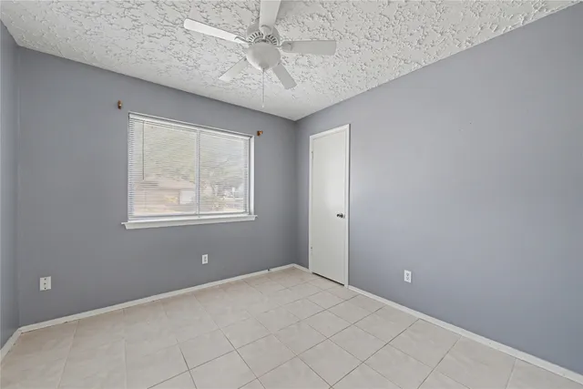 $2,000 | 319 Richvale Lane, Houston, TX 77598