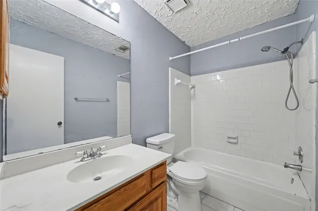 $2,000 | 319 Richvale Lane, Houston, TX 77598