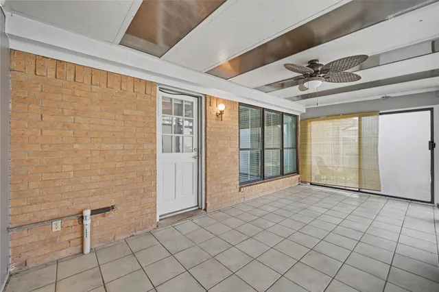 $2,000 | 319 Richvale Lane, Houston, TX 77598