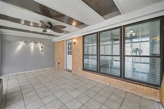 $2,000 | 319 Richvale Lane, Houston, TX 77598