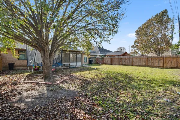 $1,950 | 319 Richvale Lane, Houston, TX 77598