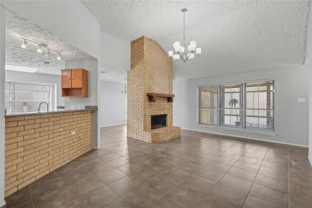 $2,000 | 319 Richvale Lane, Houston, TX 77598