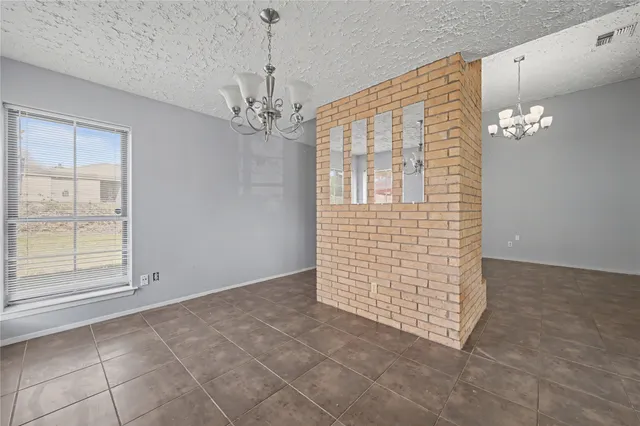 $2,000 | 319 Richvale Lane, Houston, TX 77598